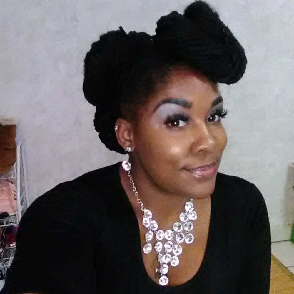 Meet your Posher, Renika